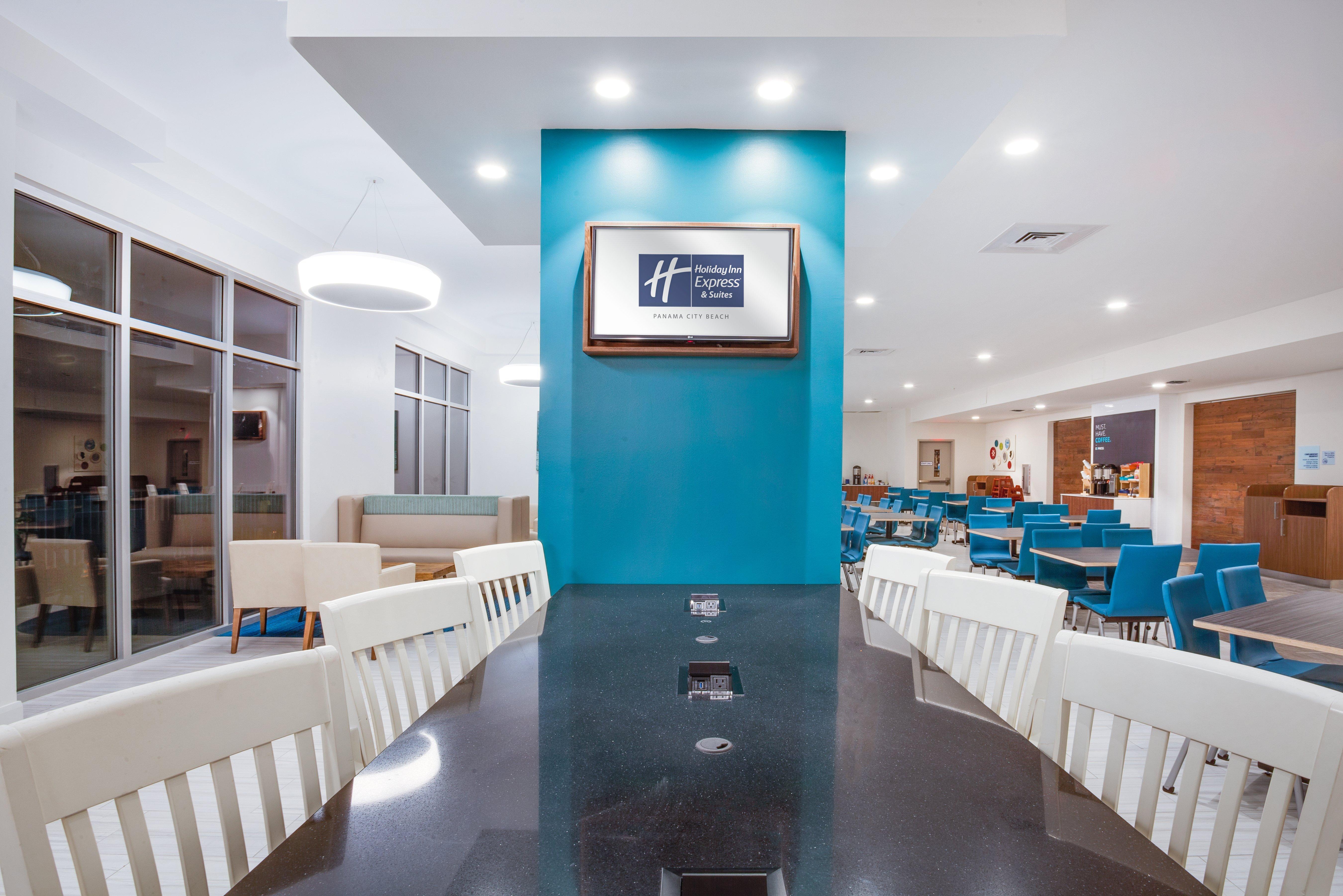 Holiday Inn Express & Suites Panama City Beach Beachfront By Ihg Exterior photo