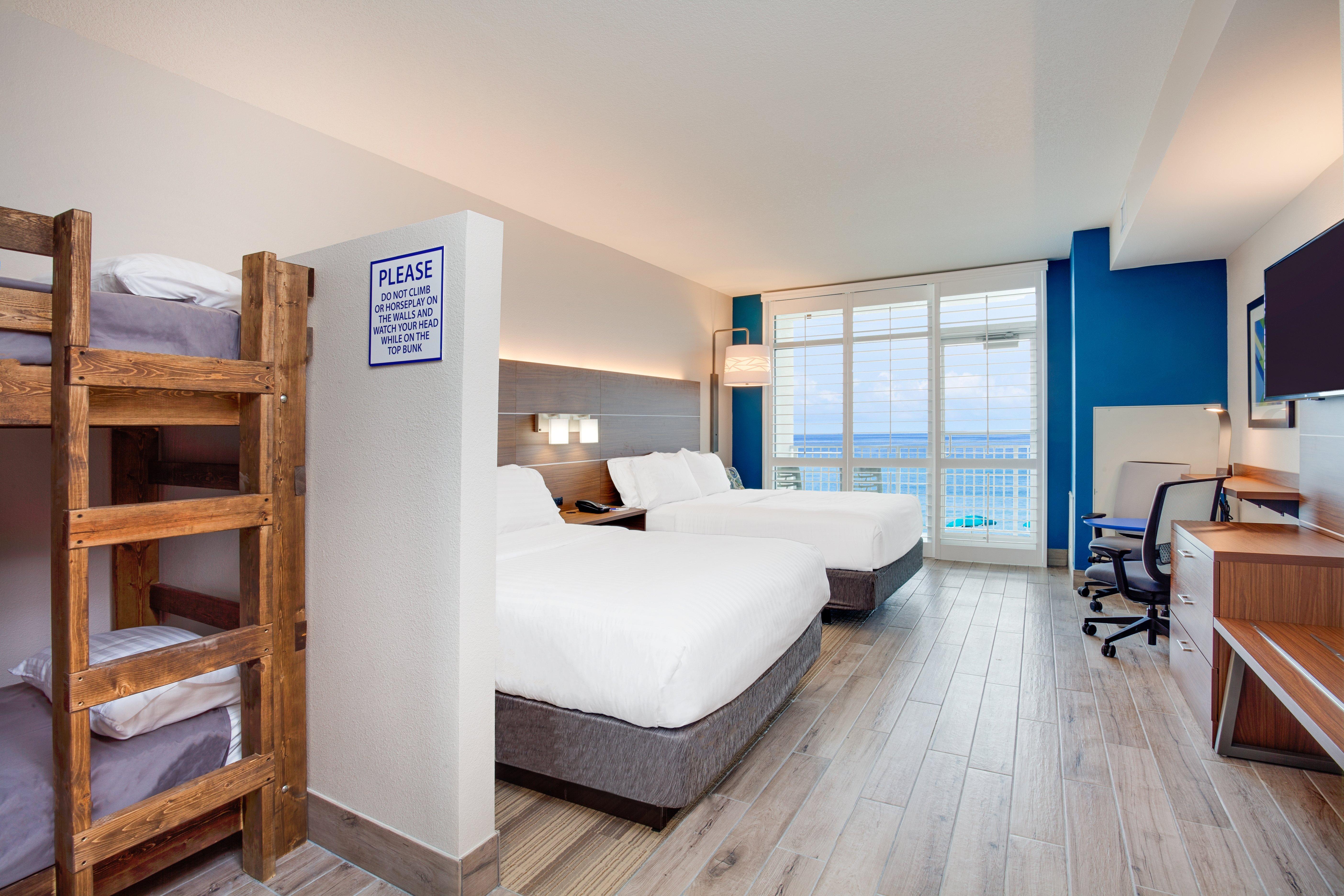 Holiday Inn Express & Suites Panama City Beach Beachfront By Ihg Exterior photo
