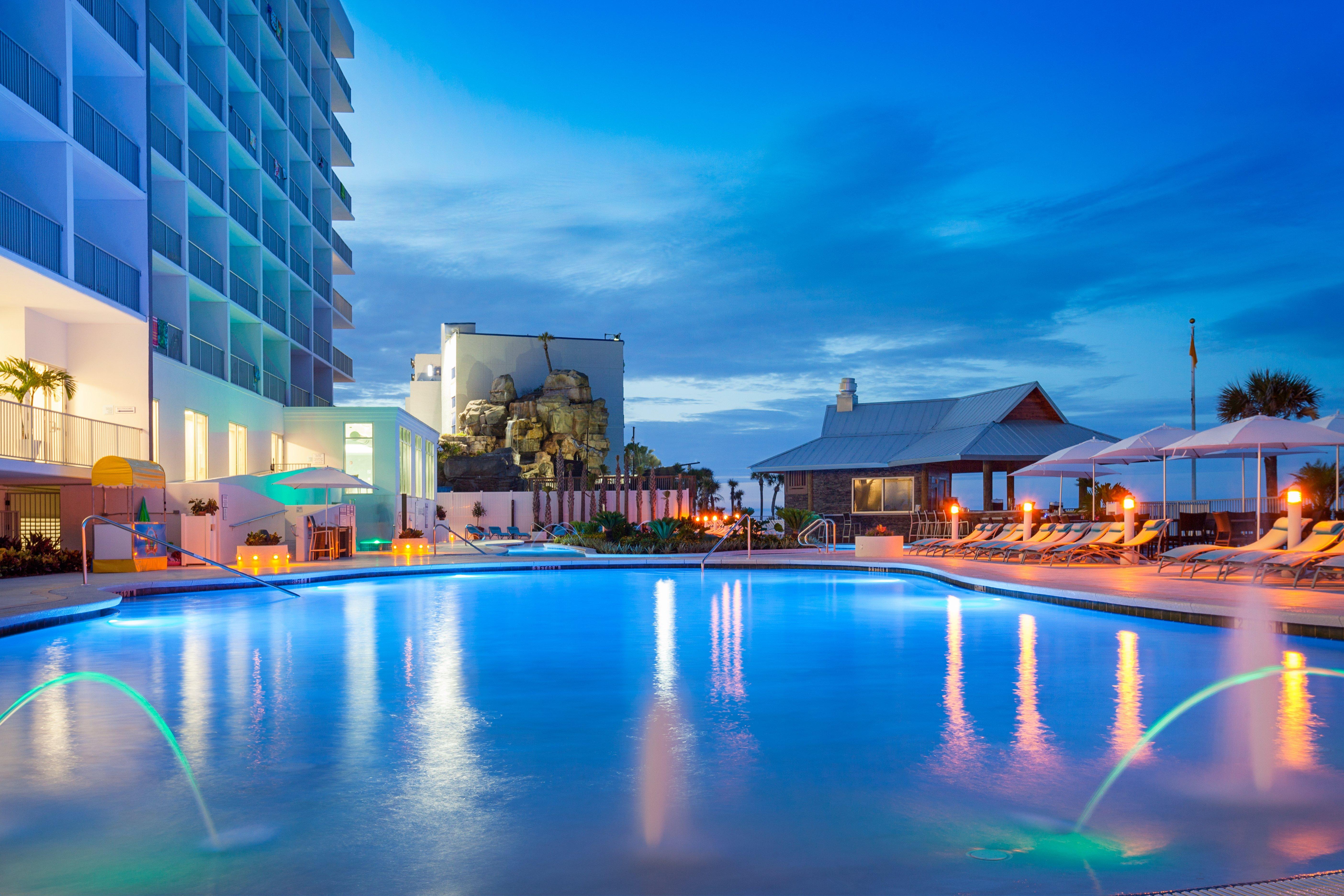 Holiday Inn Express & Suites Panama City Beach Beachfront By Ihg Exterior photo