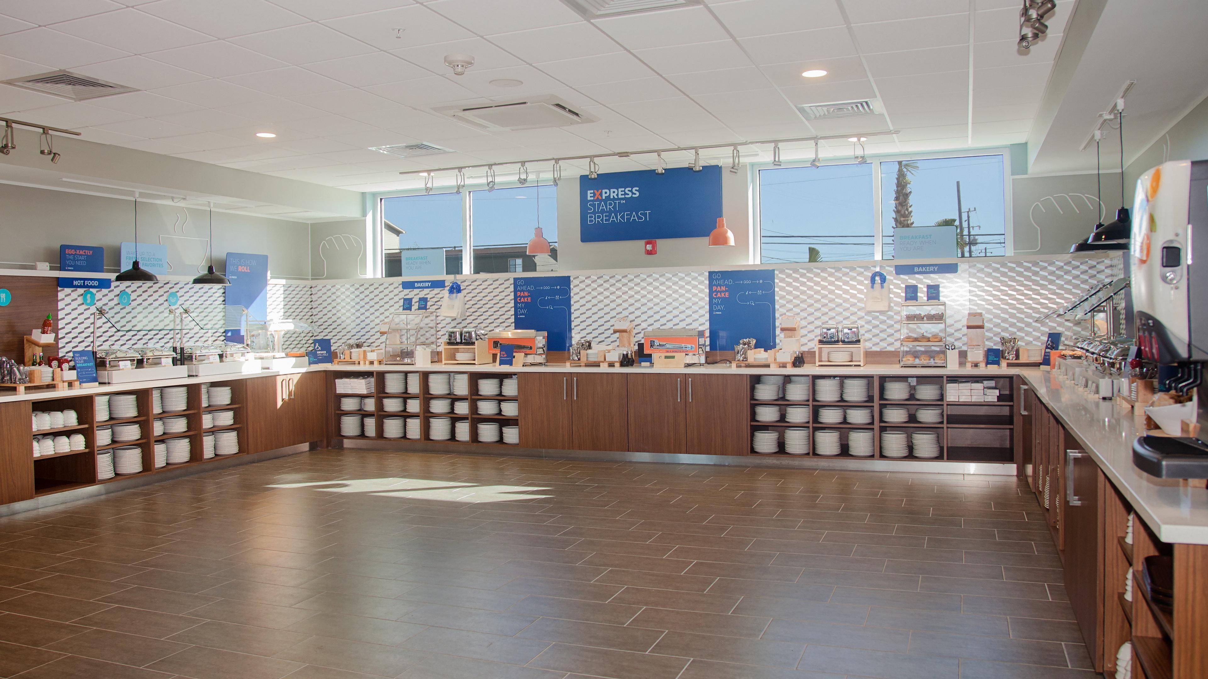 Holiday Inn Express & Suites Panama City Beach Beachfront By Ihg Exterior photo