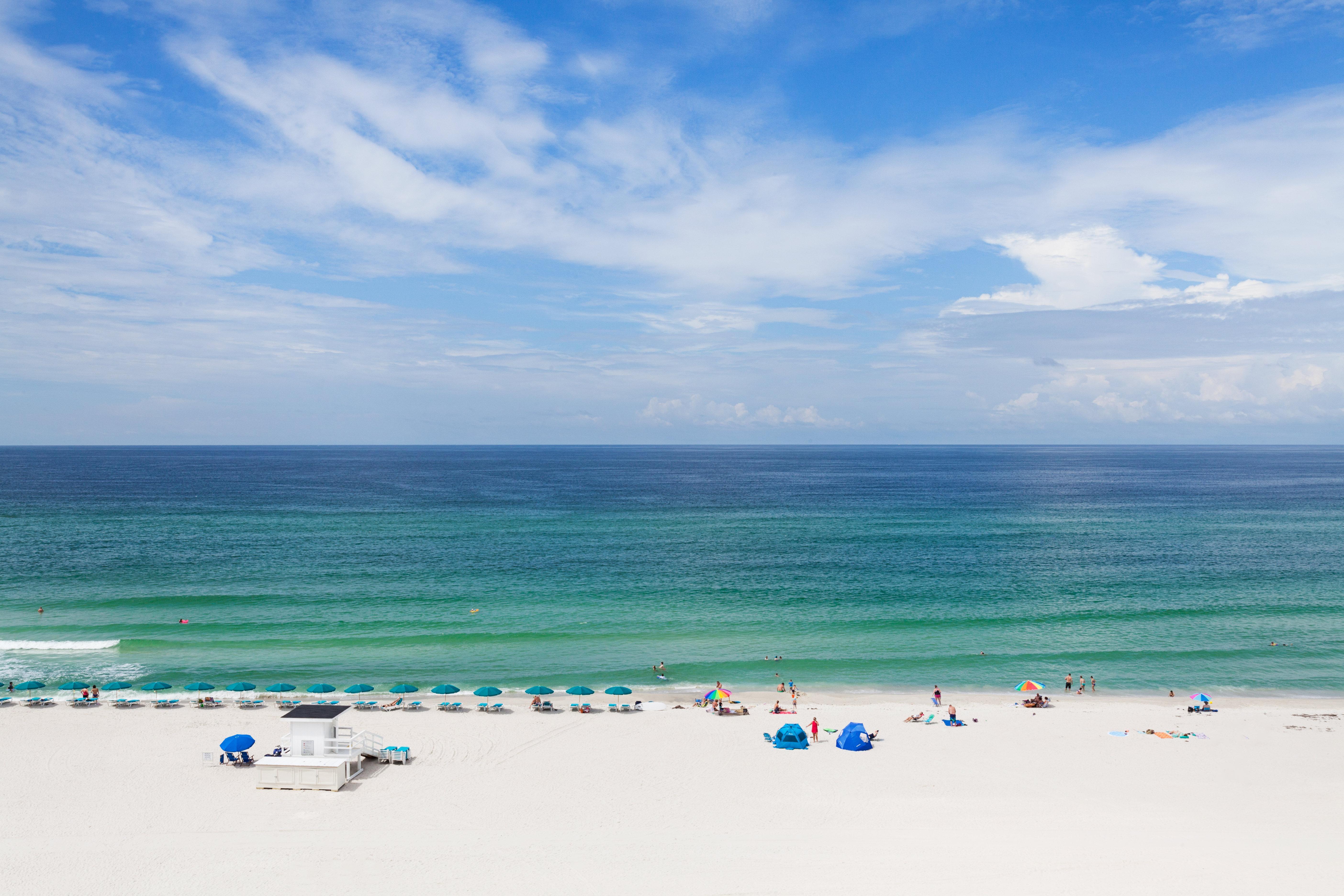 Holiday Inn Express & Suites Panama City Beach Beachfront By Ihg Exterior photo