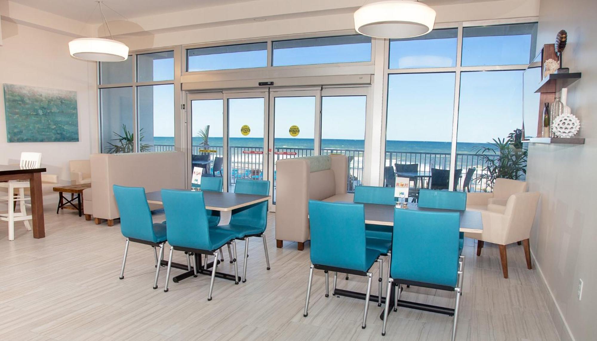 Holiday Inn Express & Suites Panama City Beach Beachfront By Ihg Exterior photo
